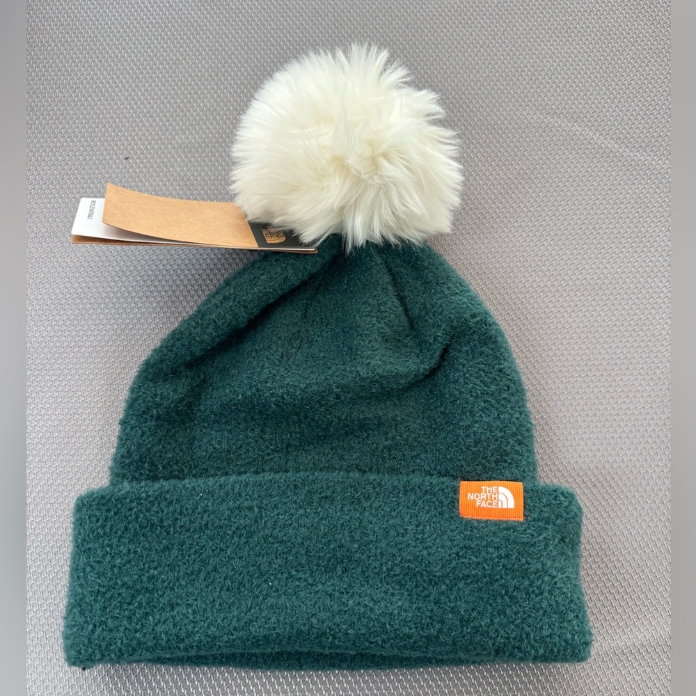 the NorthFace hat